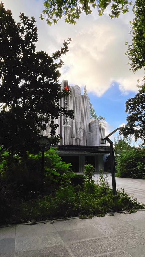 张馨予早期大尺度写真的相关介绍