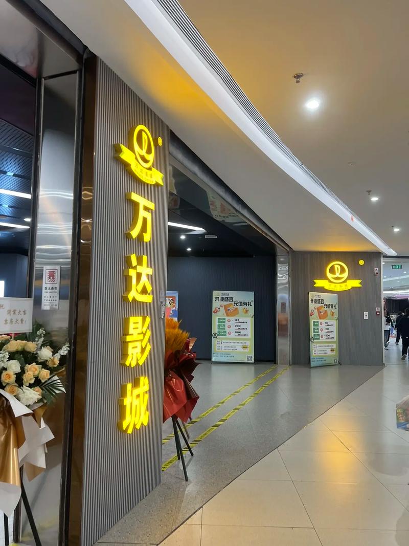 一边亲一边摸摸的相关介绍