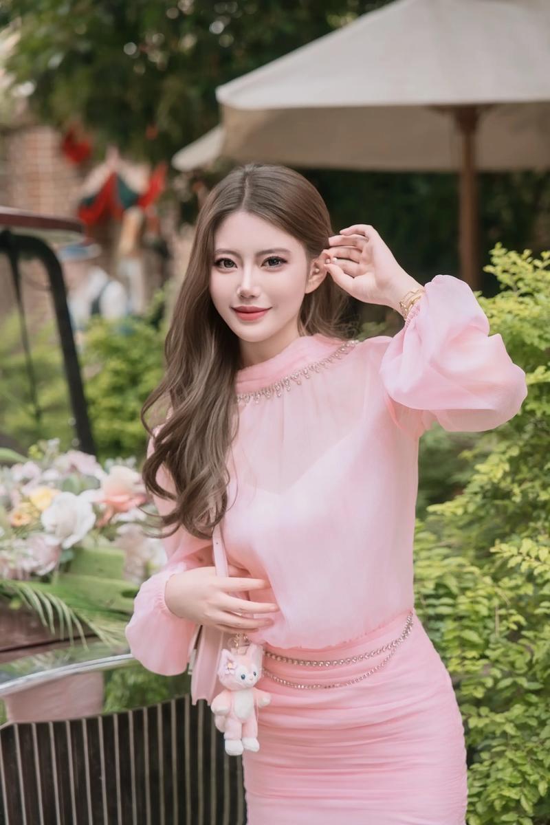 综合小说 人妻意淫的相关介绍