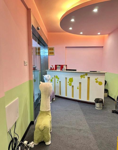 标题:电影院男友帮我口舒服:隐秘空间的亲密体验与安全指南(长尾关键词:电影院情侣私密行为、公共场合亲密安全、口爱技巧舒适度)