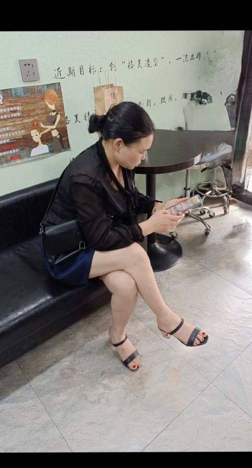 熟女少妇2区的相关介绍
