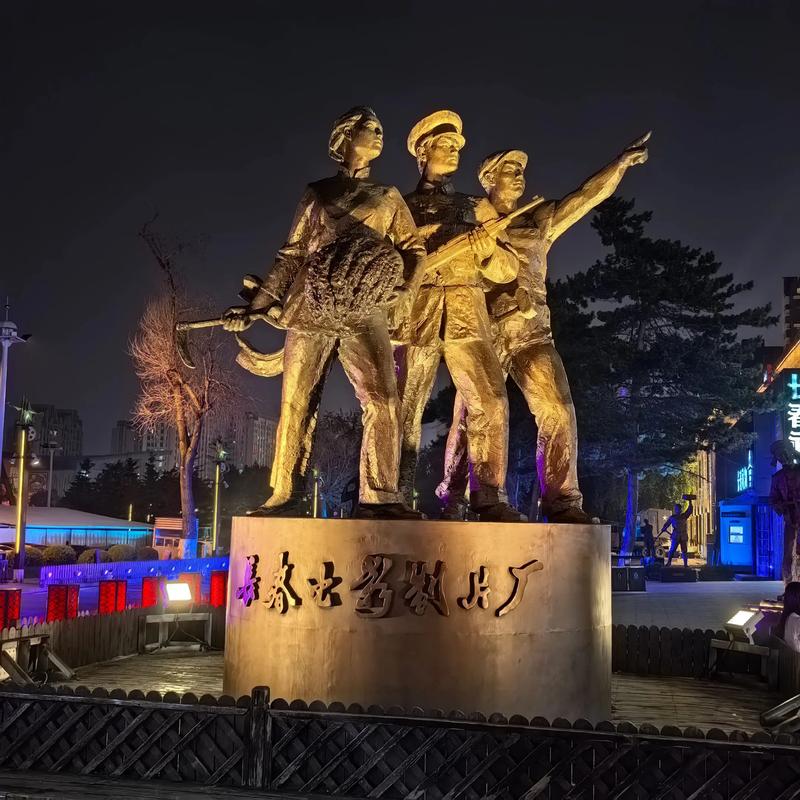 根据您的需求，生成一个符合SEO规范且包含3个长尾关键词的标题：

**标题：**  
**18岁以下禁止免费观看网站 | 未成年人网络保护指南 | 家长管控与青少年健康上网安全须知**  

**长尾关键词说明：**  
1. **未成年人网络保护指南** – 覆盖政策解读与家长教育需求。  
2. **家长管控与青少年健康上网** – 针对家庭监管与内容过滤场景。  
3. **安全须知** – 满足用户对防沉迷、法律风险提示的搜索意图。  

该标题同时兼顾了合规警示、实用搜索词与高点击率潜力。