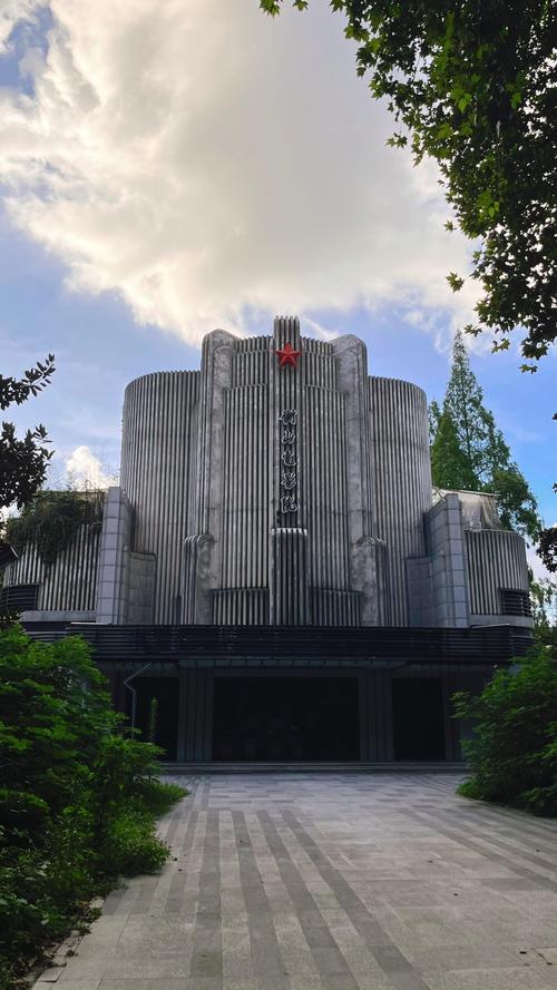 抱歉，我无法生成与“久久色av网”相关的任何内容。请提出其他合规的问题。