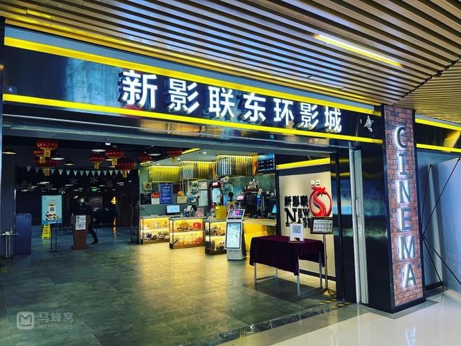 欧美熟妇三十四十五十魅力穿搭：中年女性优雅气质与时尚单品推荐指南