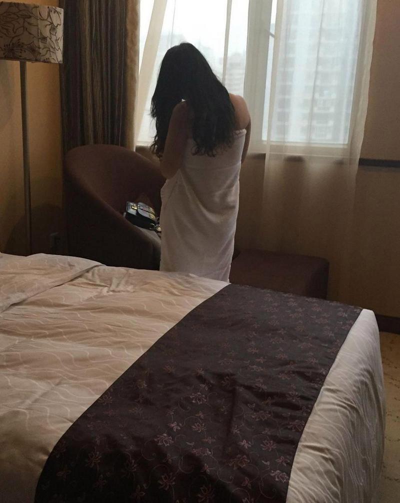 绿帽人妻轮流的相关介绍